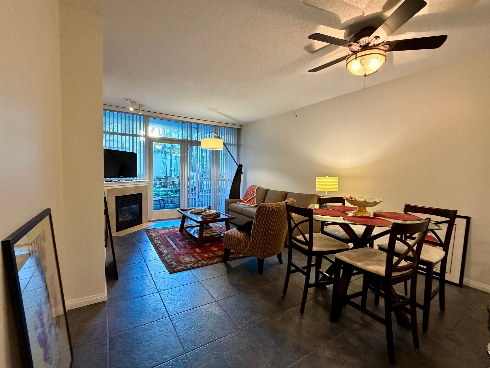 Building Photo - 850 Beech St