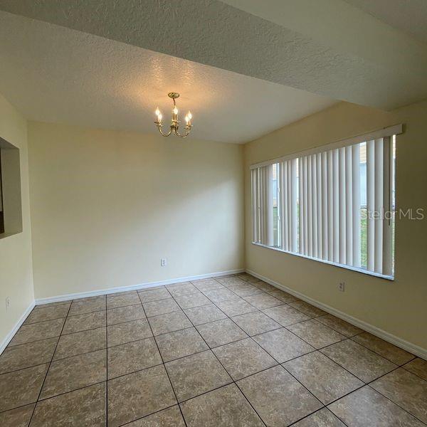 Building Photo - 2715 Fan Palm Dr