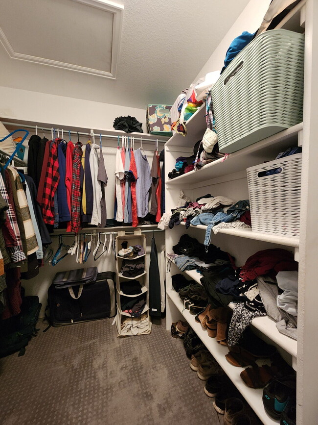 Building Photo - Stunning 3 Bedroom Townhome Tucked Away In Breathtaking Community MOVE IN INCENTIVES AVAILABLE!