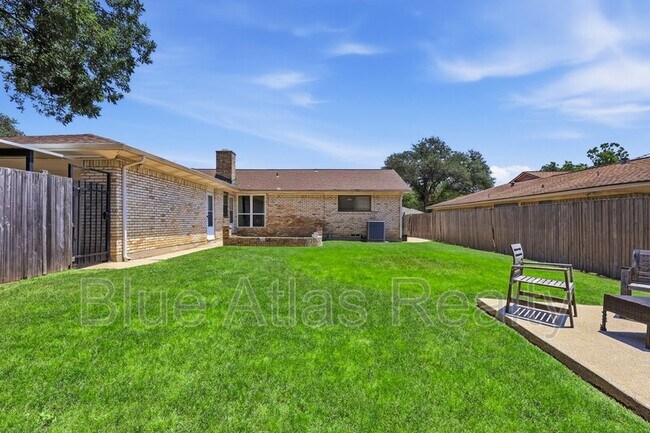 Building Photo - 5019 Blanchard Dr