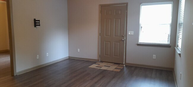 Building Photo - COMING  SOON - 2 Bedroom house located in ...