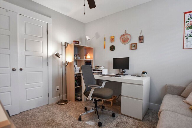 Building Photo - Pet Friendly Four Bedroom!