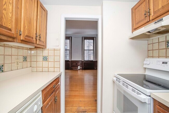 Building Photo - 123 Marlborough St
