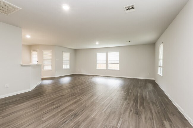 Building Photo - 2422 Gibbs Bend Ct