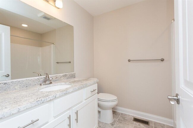 Building Photo - Spacious Luxury Townhome! Outstanding Location!