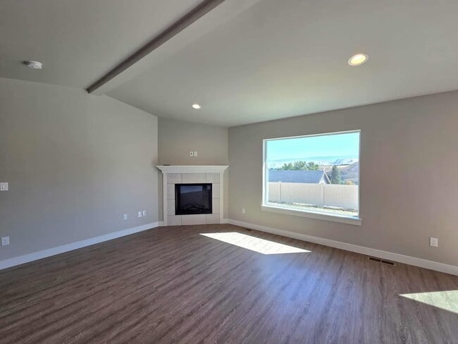 Building Photo - New Construction Three Bedroom Two Bath Ra...