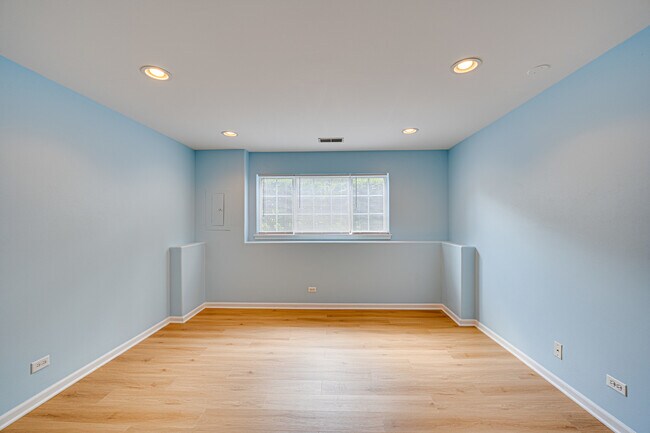 Building Photo - 2353 Twilight Dr