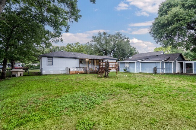 Primary Photo - 503 Carrell St