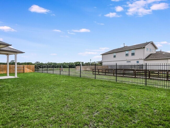 Building Photo - 413 Rainmaker Ln