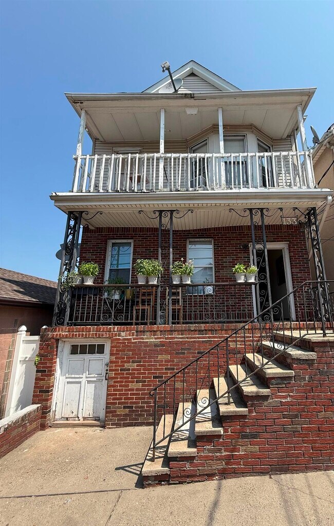 Primary Photo - 133 W 20th St
