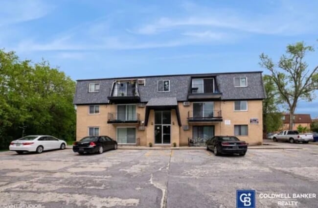 Building Photo - 4840 W Engle Rd