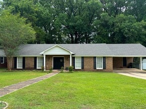 Building Photo - 1205 Heritage Dr