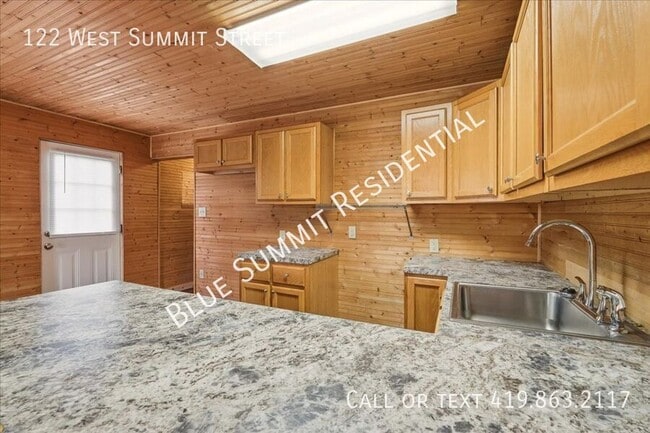 Building Photo - 122 W Summit St