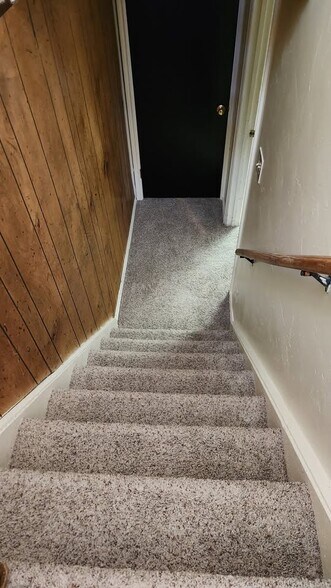 Building Photo - 275 W 4625 S