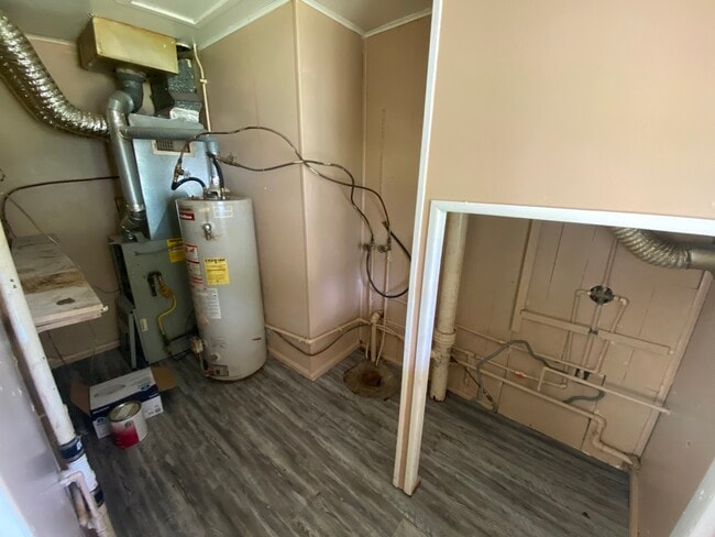 Building Photo - 225 Grace St