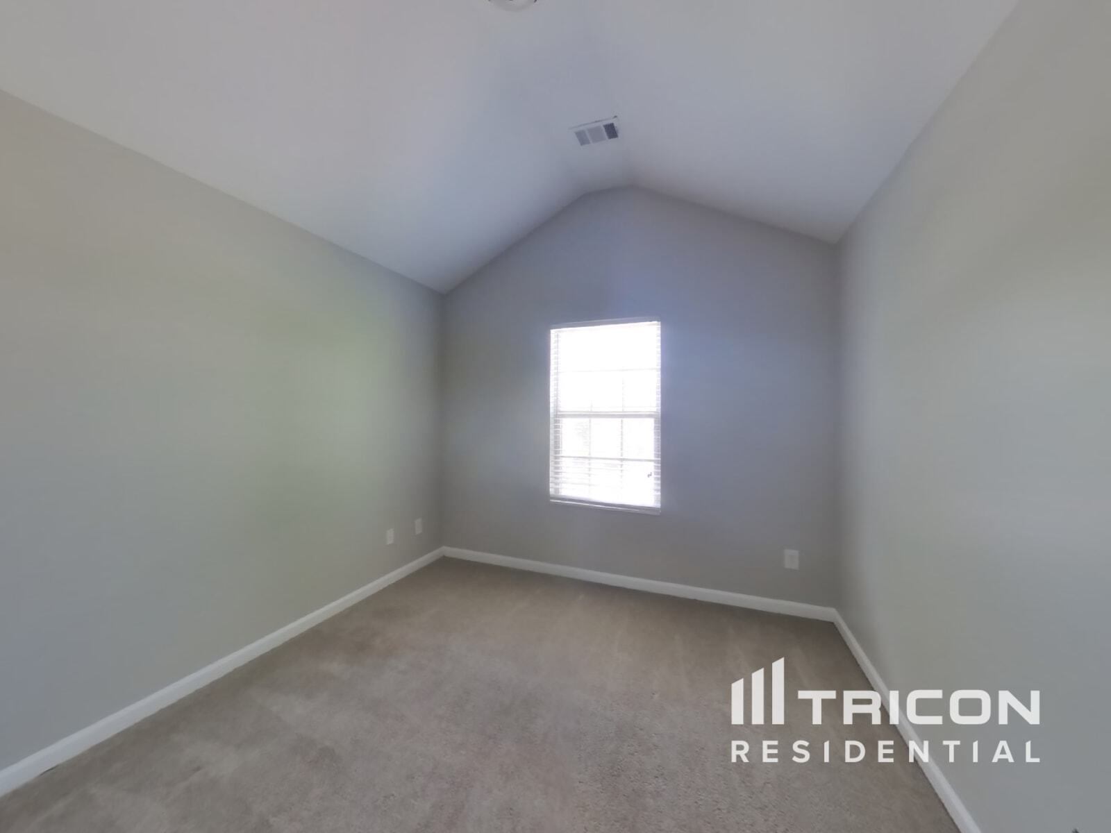 Building Photo - 4370 Rainer Dr