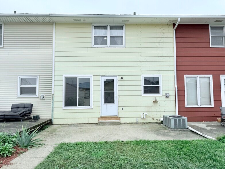 Back of Townhouse - 1407 W 2nd St