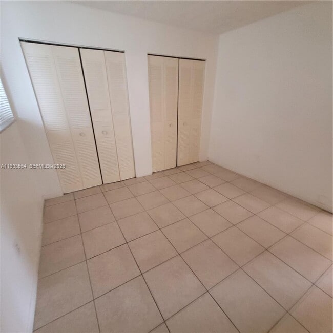 Building Photo - 10090 NW 80th Ct