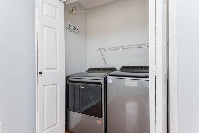 Building Photo - 1200 Defoor Ct NW