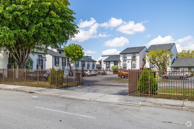 6745 SW 132nd Ave - Entrance - Lynbrook Courts Condominiums
