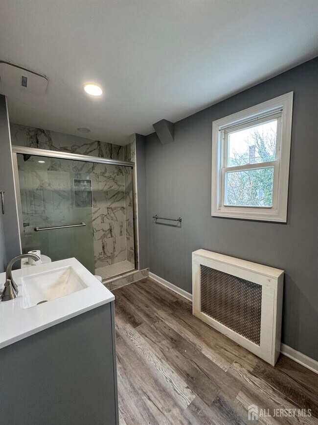 Building Photo - 80 Commerce St