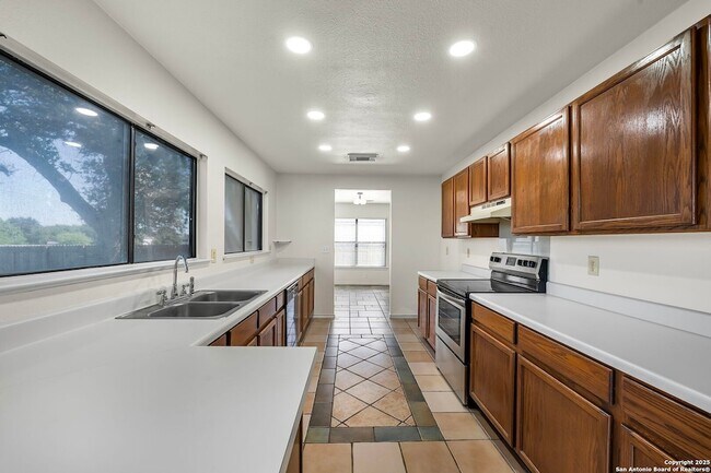 Building Photo - 9711 Diamond Cliff Dr