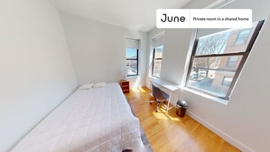 Building Photo - Room in Shared 5 bed/3 bath home in Ridgewood