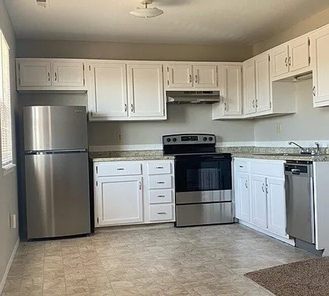 Building Photo - 6618 Provincial Dr