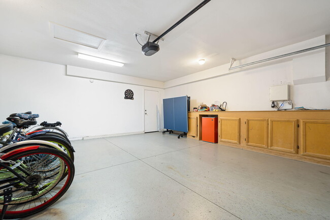 Building Photo - 47375 Mangrove St
