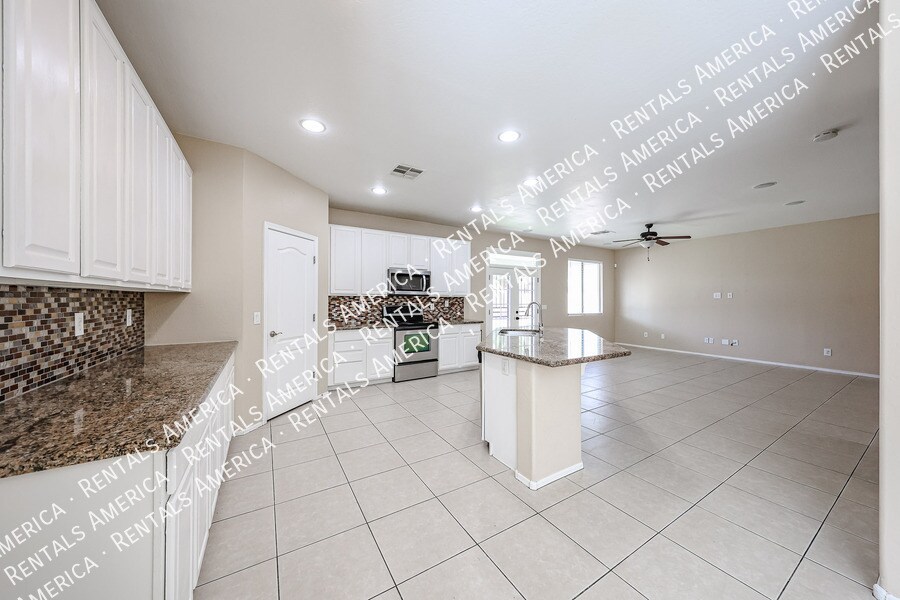 Building Photo - 6845 W Alta Vista Rd