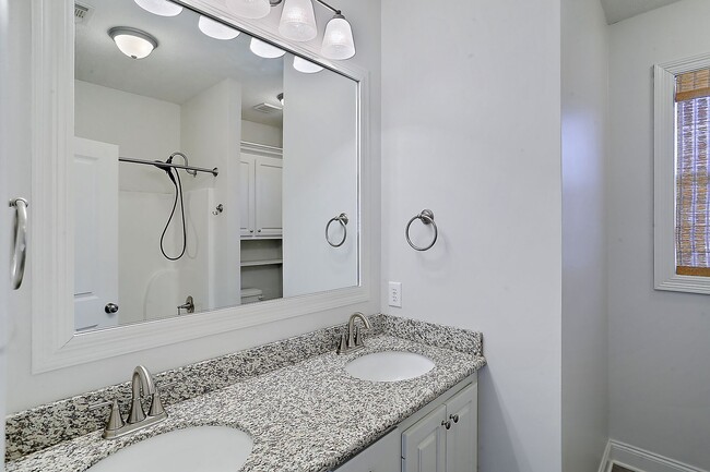 Building Photo - 3 Bed/2 Bath in Fall's Crossing- Gluckstadt!