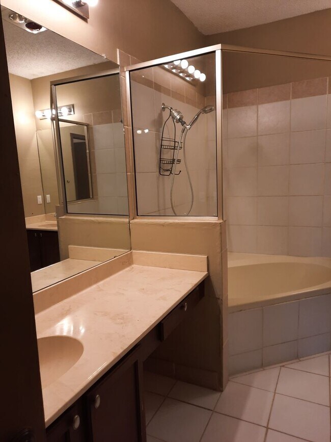 Building Photo - Solar-Powered Pflugerville Property - Lots Of Room and Backyard Living