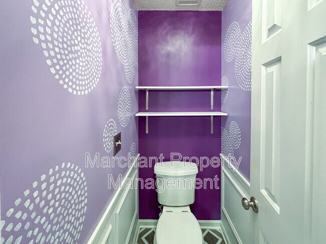 Building Photo - 113 W Okaloosa Way