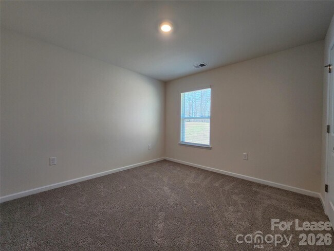 Building Photo - 125 Sycamore Xing Ct