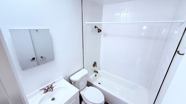 Building Photo - Beautifully Renovated 3-Bedroom Home with Upgrades in Deltona Lakes!!!