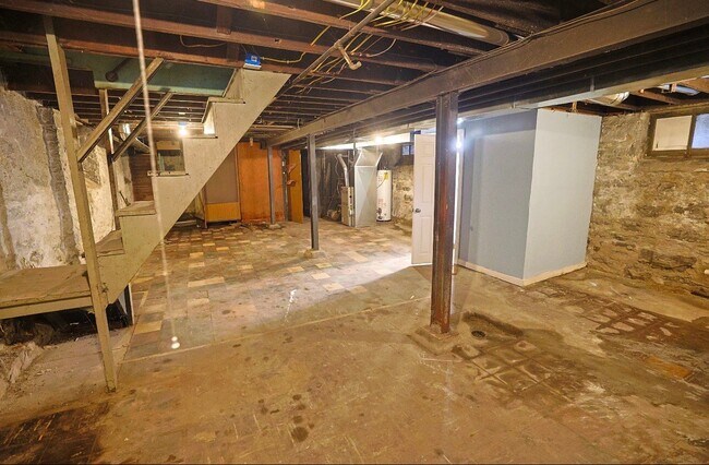 Building Photo - 4845 Anderson Ave
