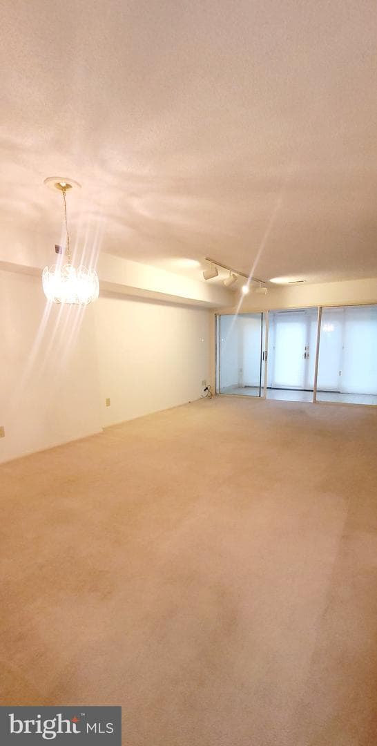 Building Photo - 15 Twin Brooks Dr