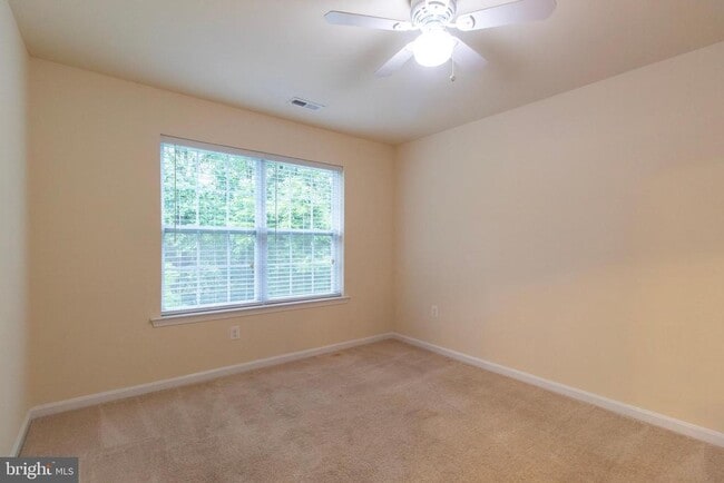Building Photo - 8401 Hollow Tree Ln
