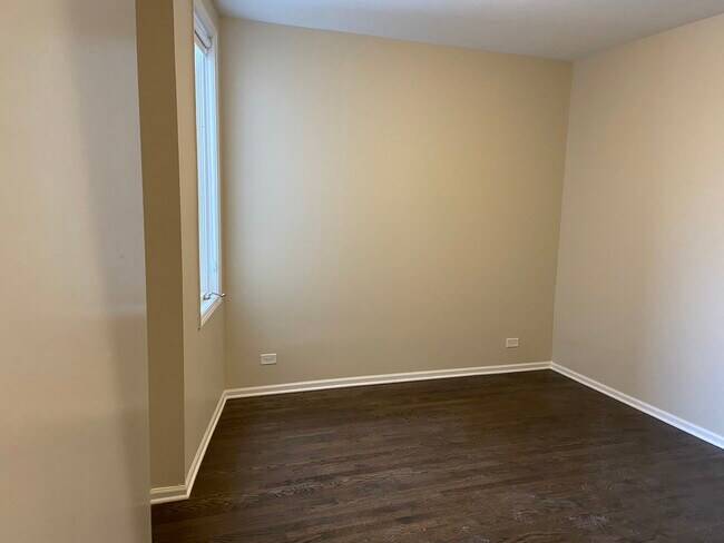 Building Photo - 1837 W North Ave