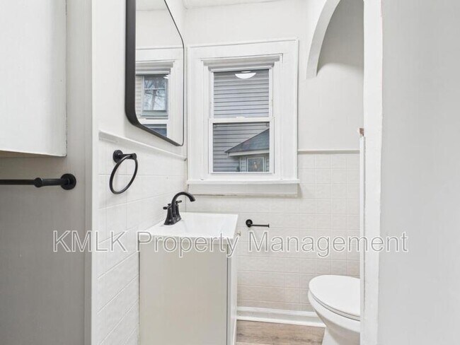 Building Photo - 973 Harrison Ave