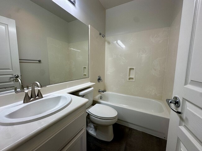 Building Photo - STYLISH SPACES FACING A GREENBELT DETACHED HOME | BLOCKS FROM EVERYTHING