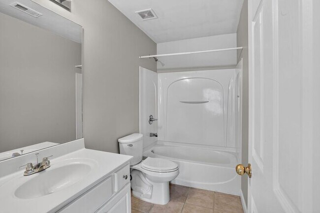 Building Photo - 730 Celeste Ln