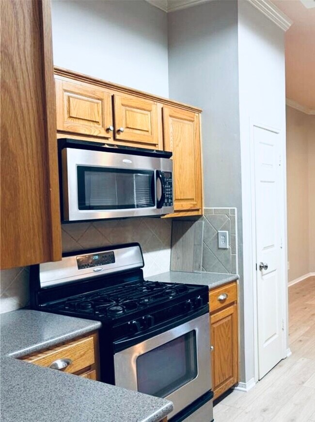 Building Photo - 13607 Mansor Dr