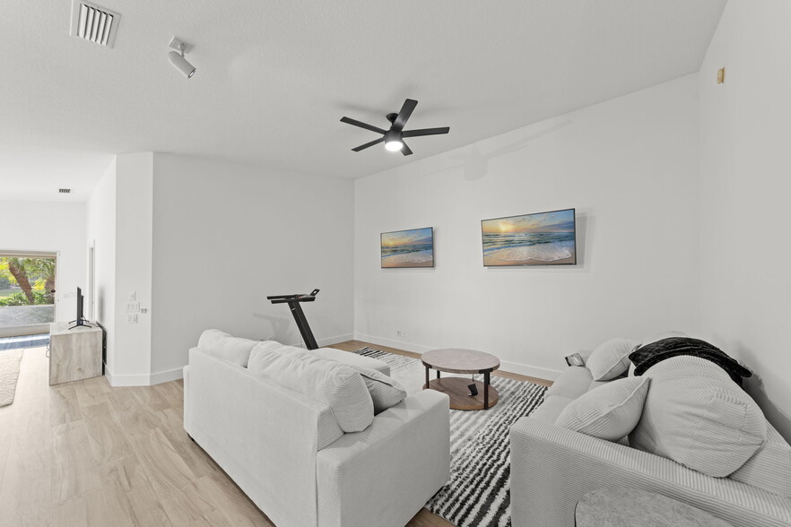 Building Photo - 4748 San Carlo Ct