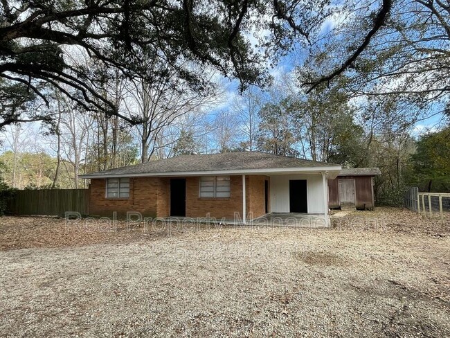 Building Photo - 14158 Greenwell Springs Rd