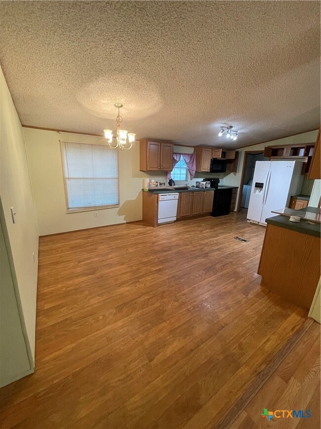 Building Photo - 136 Sonnyland Dr