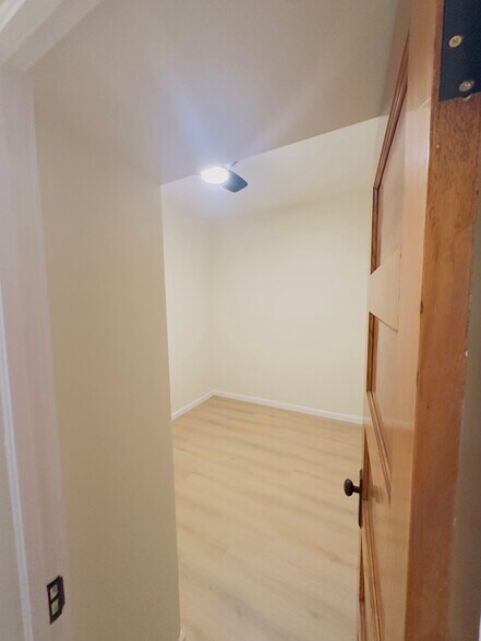 Building Photo - 5926 Palmetto St