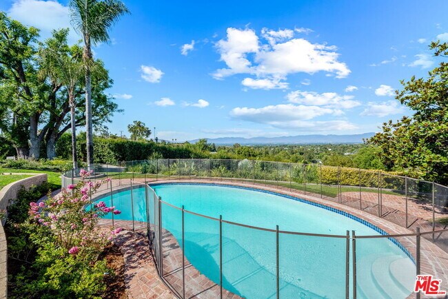 Building Photo - 19621 Wells Dr