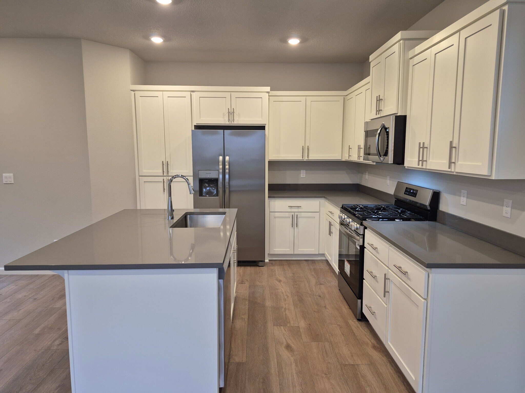 Kitchen Island - 31741 NW Blake Terr