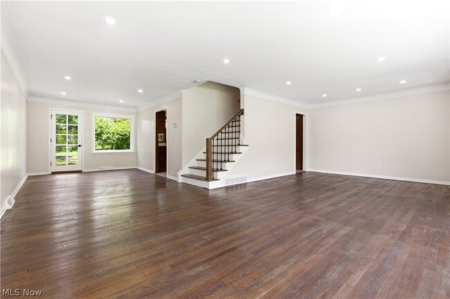 Building Photo - 2056 Laurel Hill Dr
